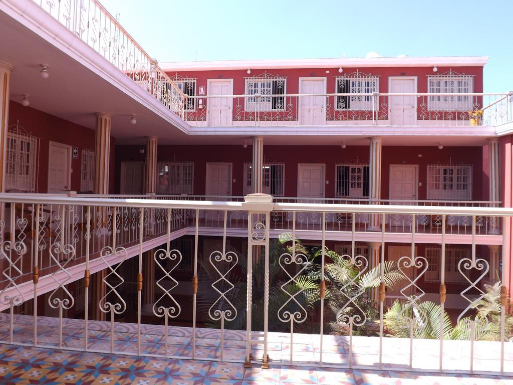 Hotel Colonial Trujillo Exteriör bild