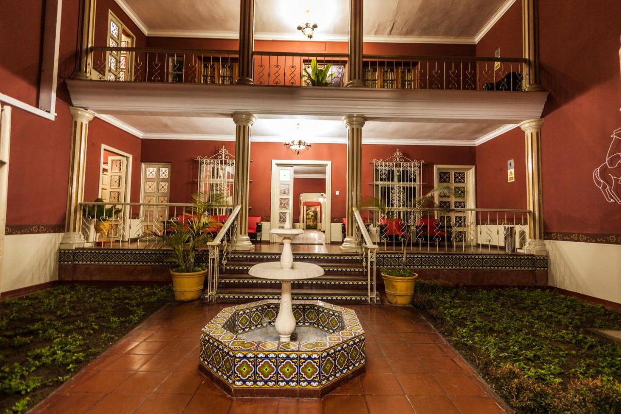 Hotel Colonial Trujillo Exteriör bild