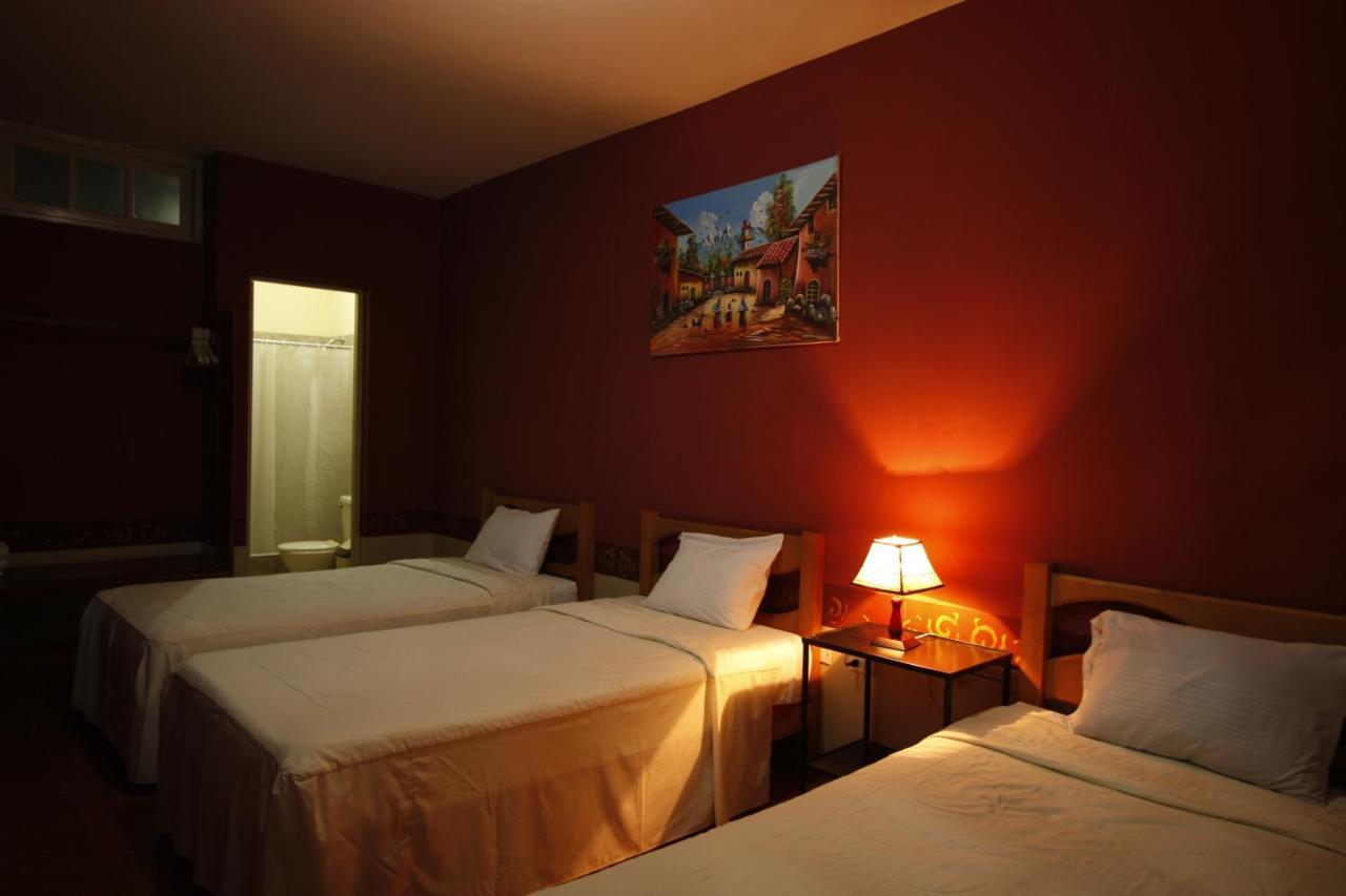 Hotel Colonial Trujillo Exteriör bild
