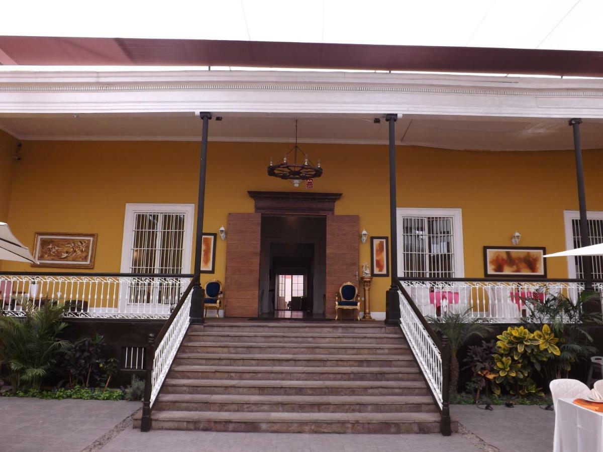 Hotel Colonial Trujillo Exteriör bild